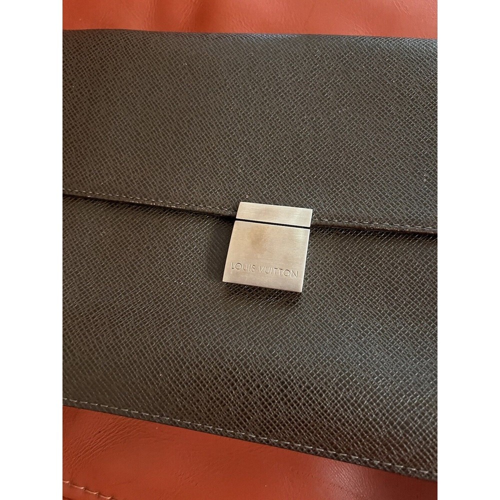 Louis Vuitton Taiga dark Brown Leather Clutch  Condition AB‎ date Code 0094 - Picture 7 of 14
